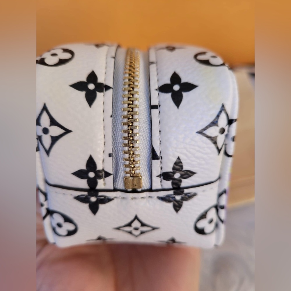 Monogram Giant Cube - Picture 6 of 14